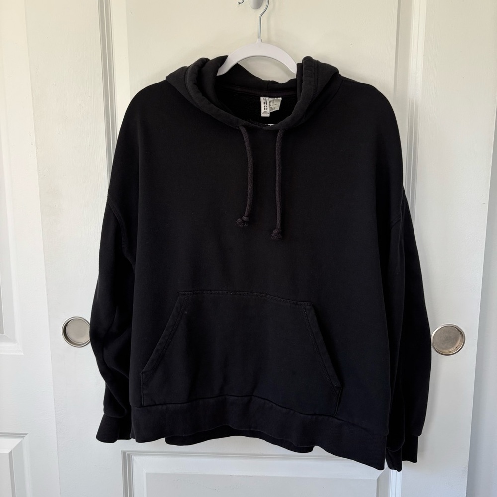 H & M Black Sweatshirt